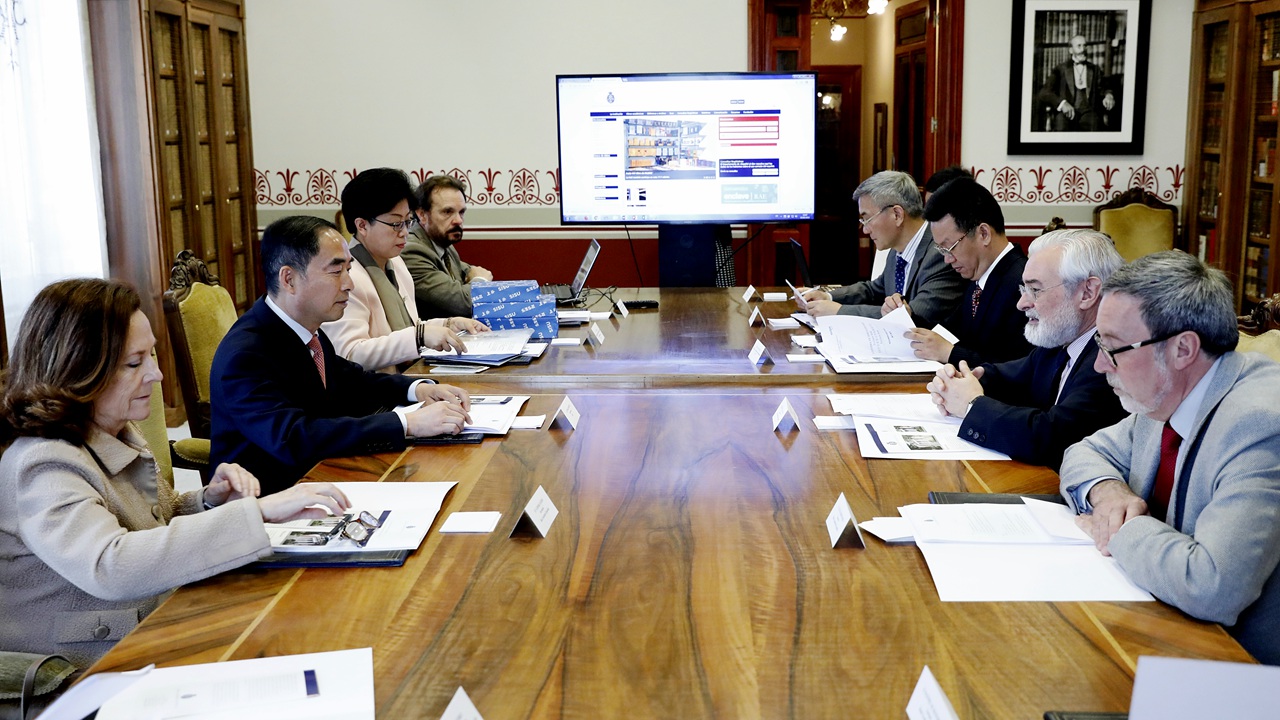 上外与西班牙皇家语言学院举行圆桌会议