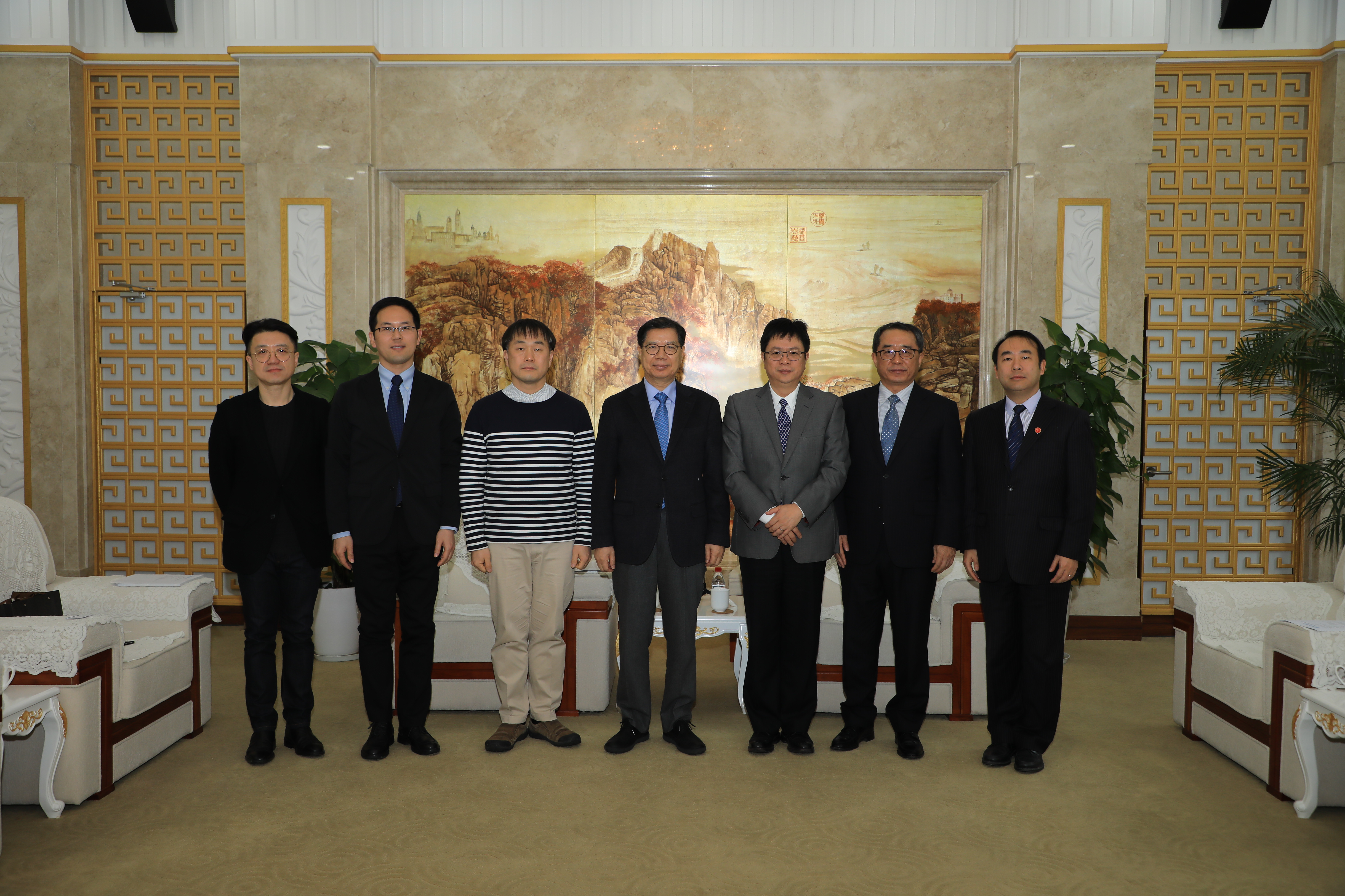 韩国东北亚历史财团理事长金度亨教授访问上外