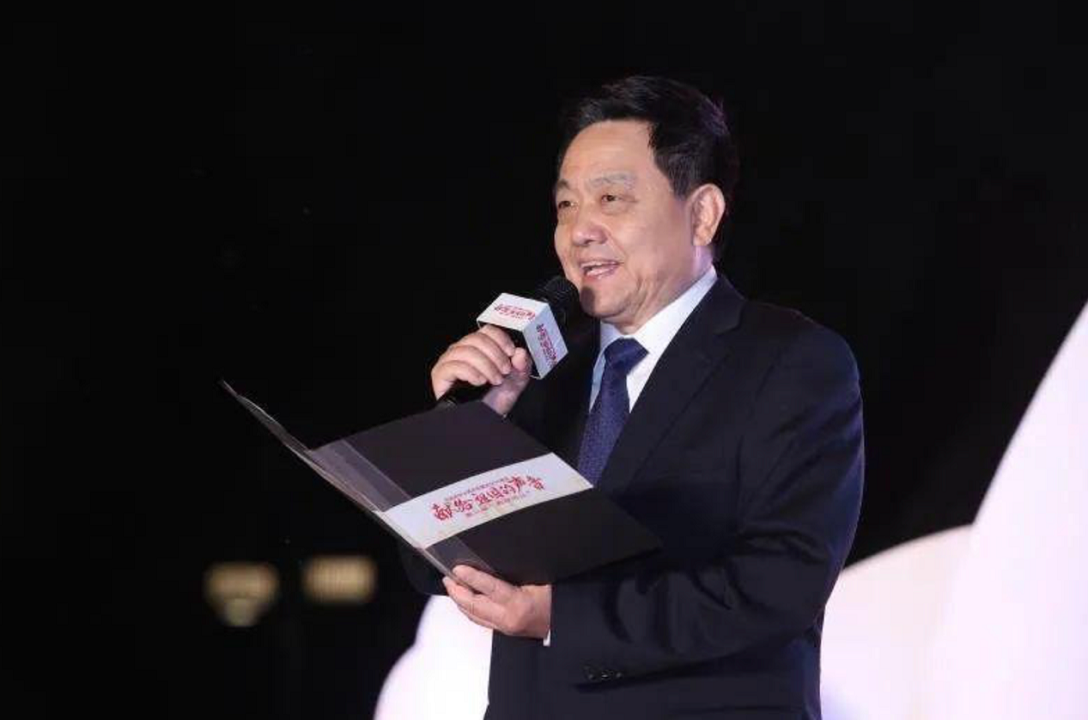 姚喜双在中国外语战略研究中心讲坛谈新时代语言文字事业发展