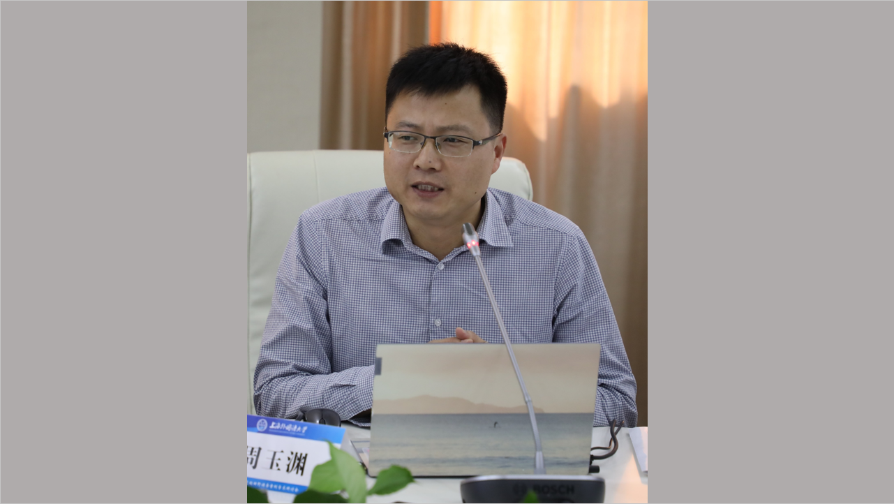 北京外国语大学亚洲学院博士后研究人员朱文珊【摄影 | 】上海